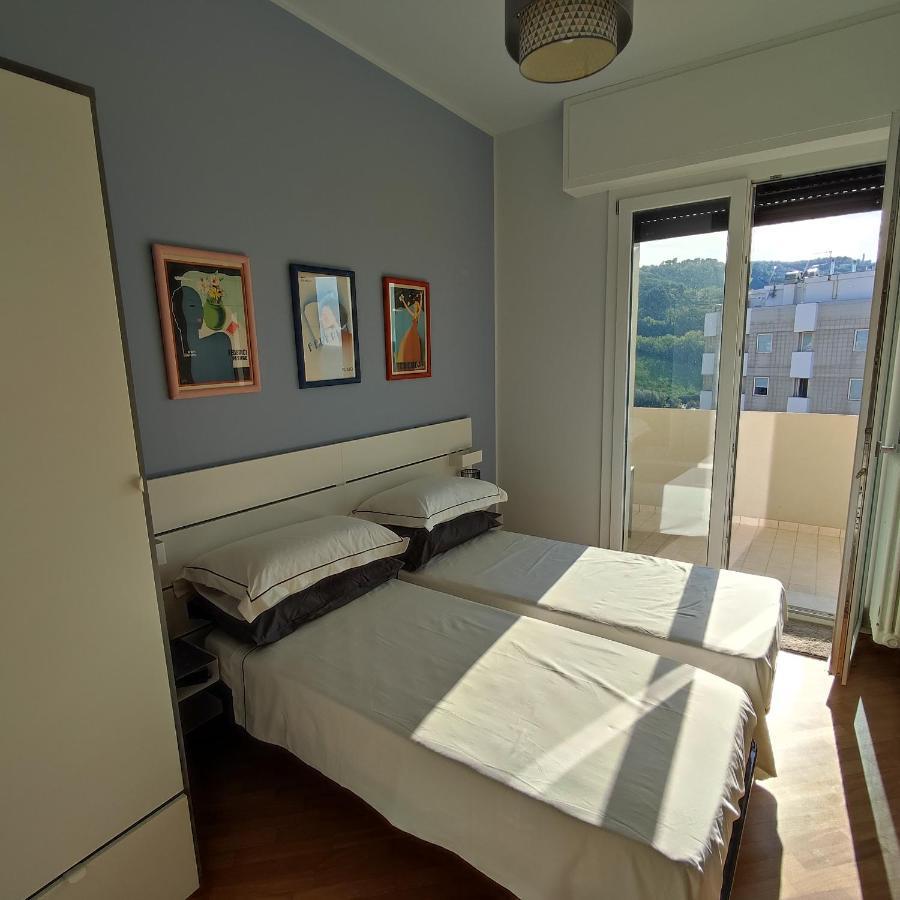 Tramonto In Baia Apartman Pesaro Kültér fotó